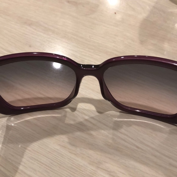 Fendi Sunglasses - Picture 7 of 16